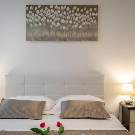 Studio Apartment La Luna Split Kültér fotó