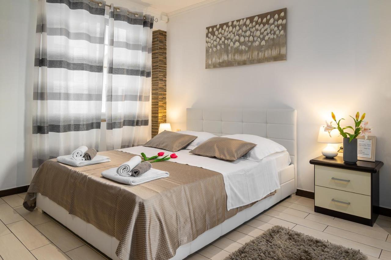 Studio Apartment La Luna Split Kültér fotó